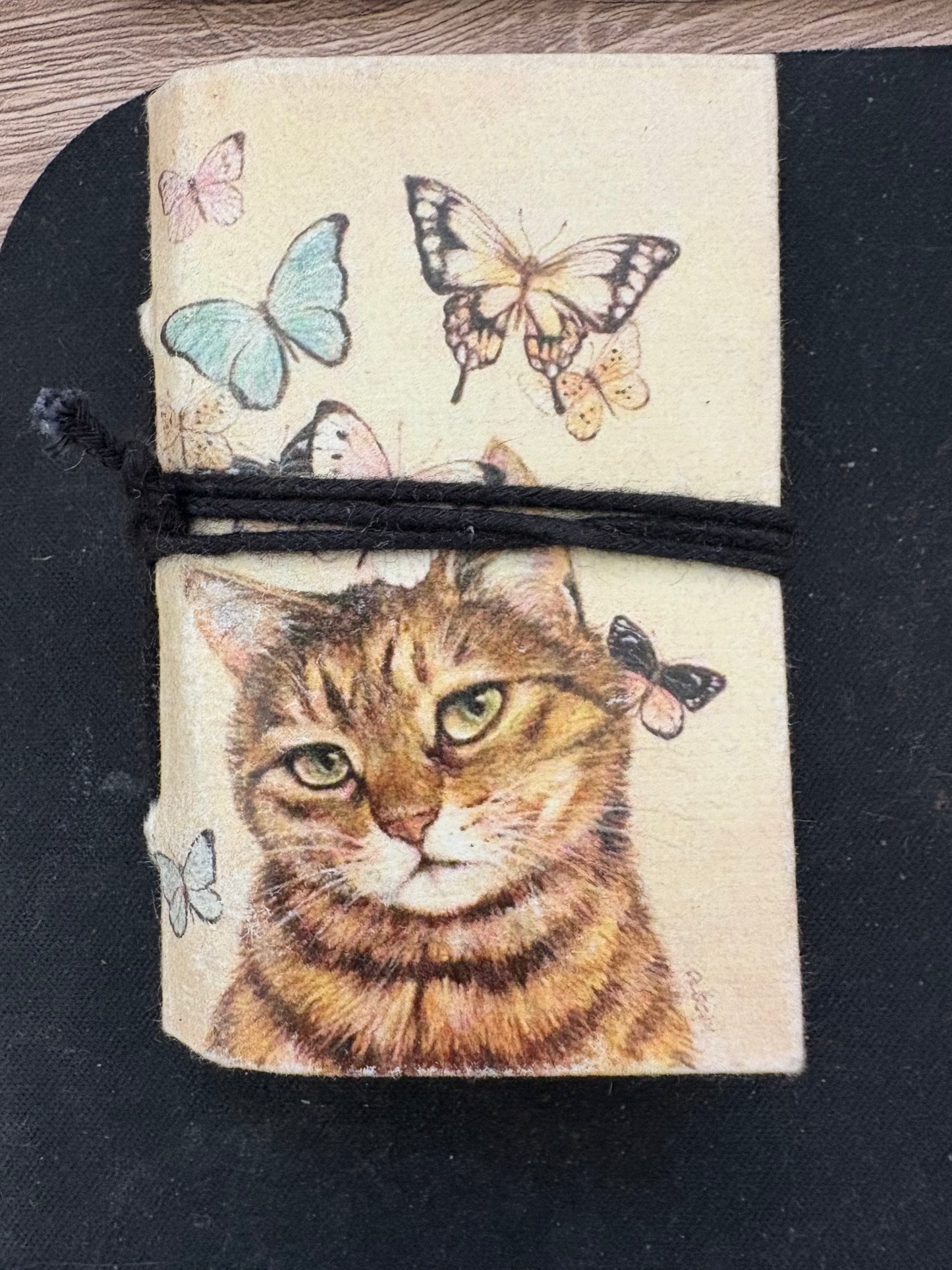 Vintage Cat Scene Mini Tie Journal