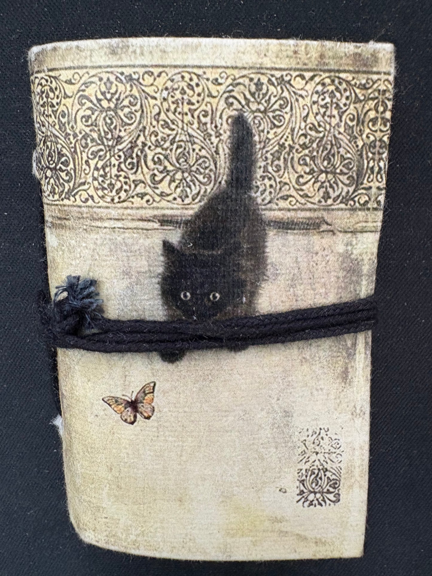 Vintage Cat Scene Mini Tie Journal